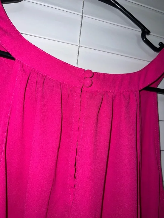 Torrid Hot Pink Sleeveless Halter Top Blouse - Size 2 - Picture 6 of 6